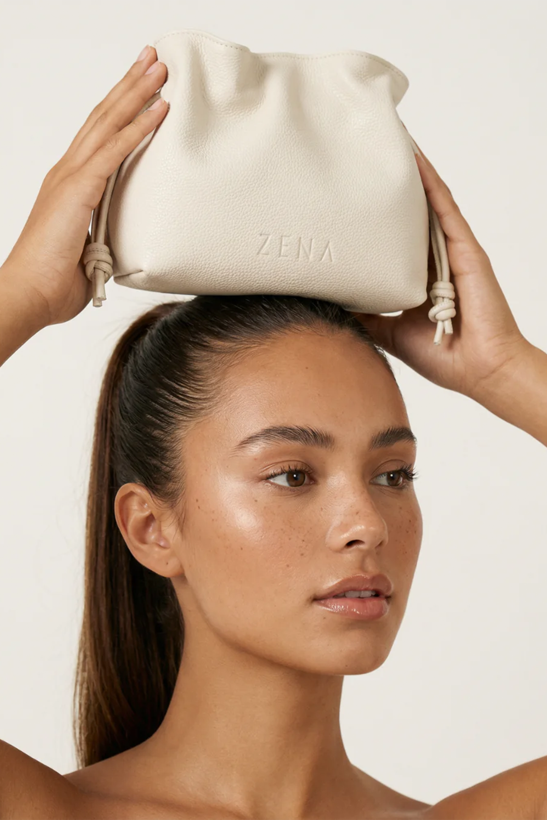 ZENĀ Pouch
