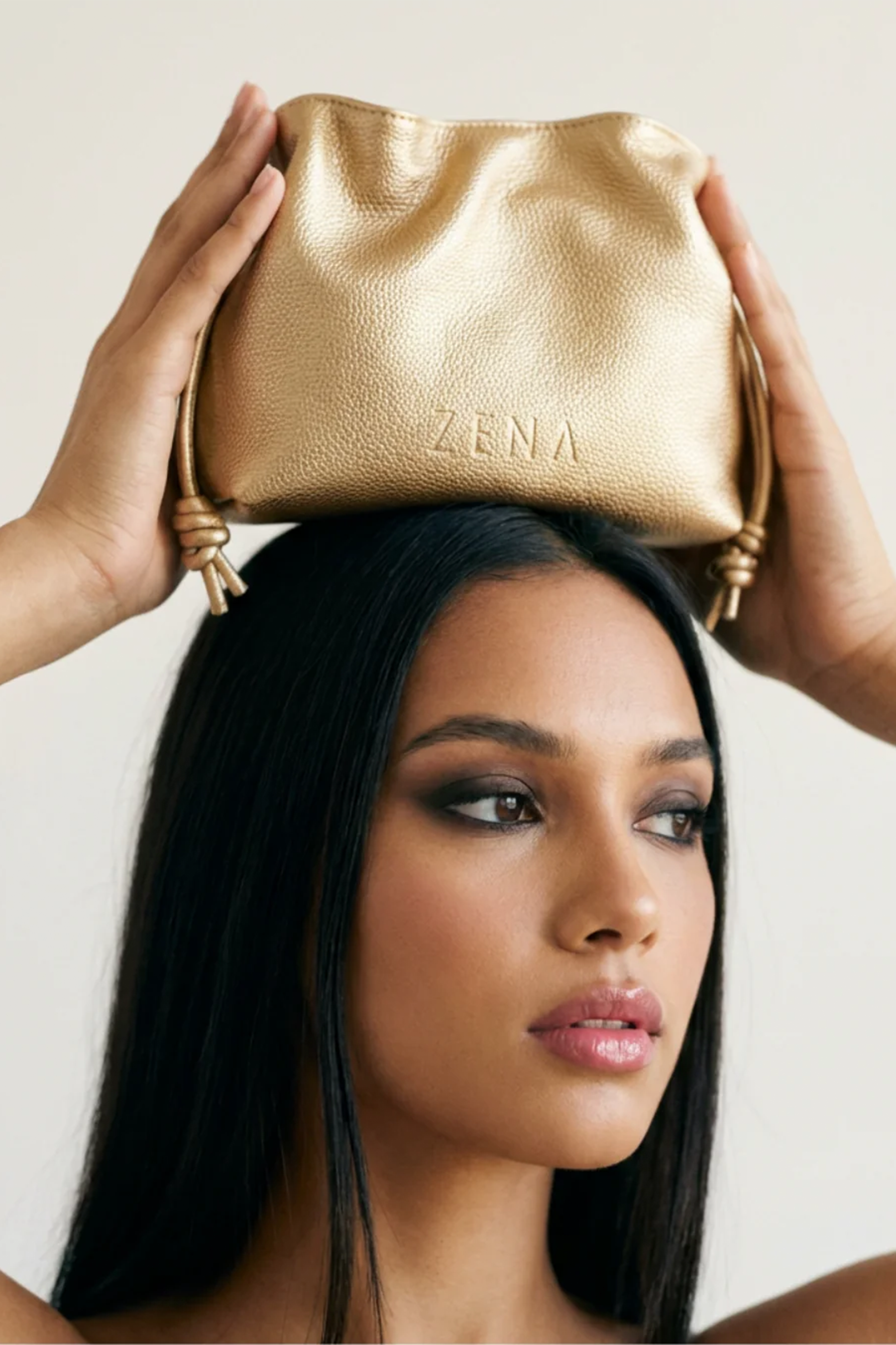 ZENĀ Pouch