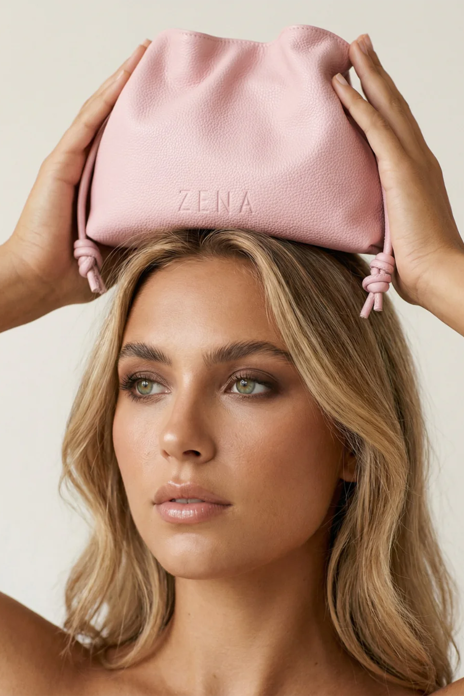 ZENĀ Pouch