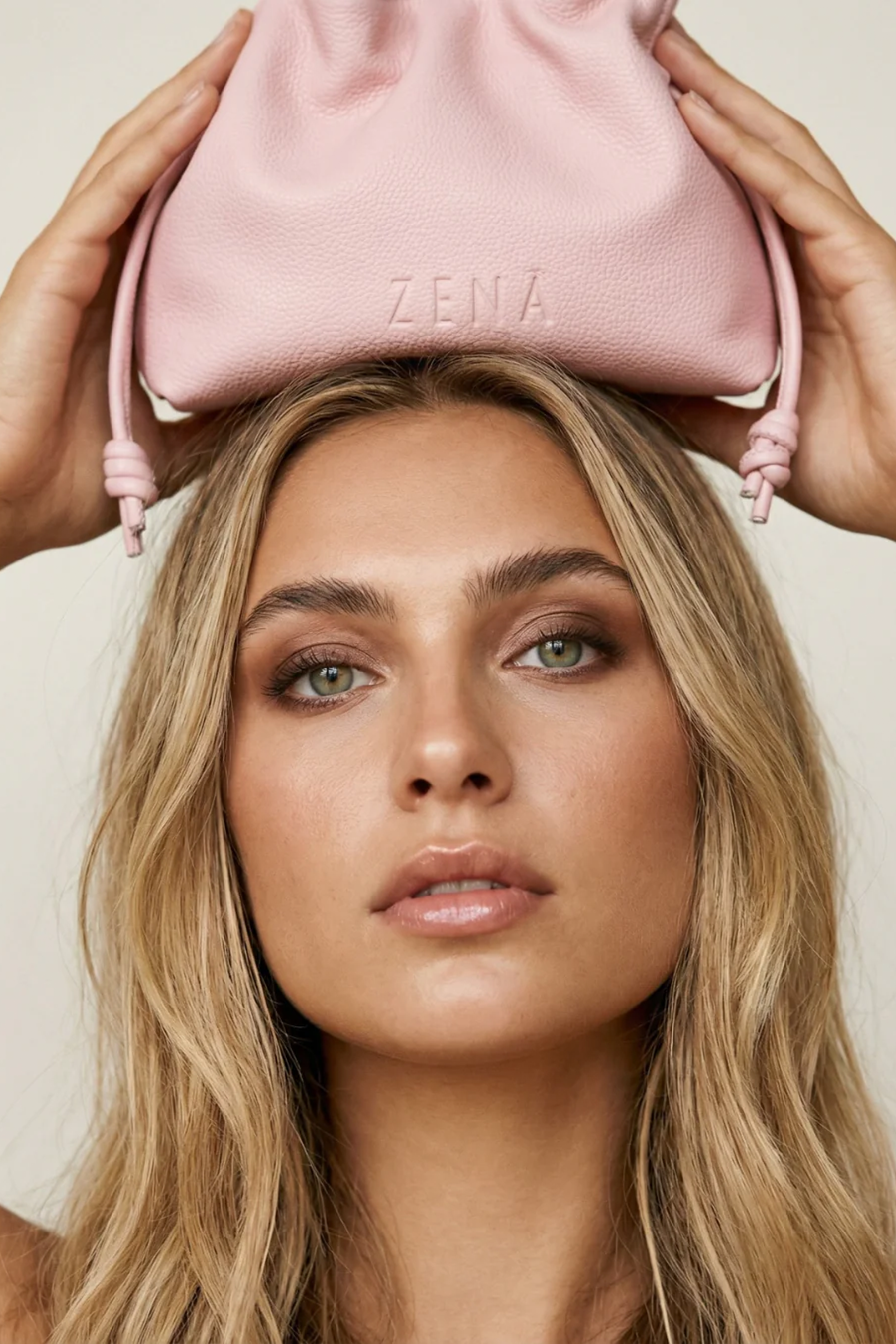 ZENĀ Pouch
